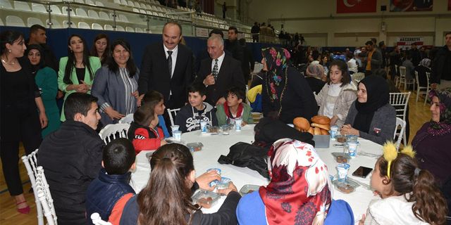 HASANKEYFLİLERLE BİRLİKTE İFTAR AÇTI