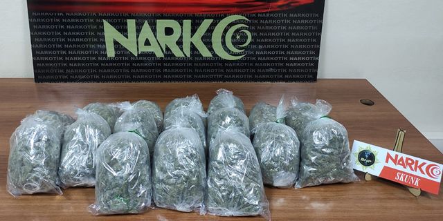 3 KİLO 358 GRAM UYUŞTURUCU YAKALANDI