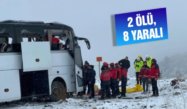 Yolcu otobüsü kaza yaptı: 2 ölü, 8 yaralı