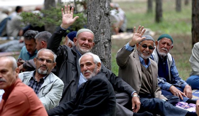 Bakan Işıkhan'dan en düşük emekli aylığı açıklaması