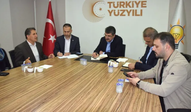 Halk gününde talepleri dinledi