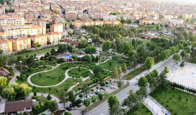 Asırlık Esnaf Çarşısında Dönüşüm Çekiç Sesleriyle Yükseliyor