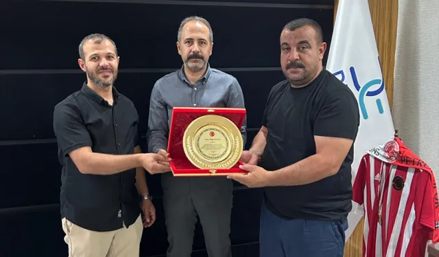 DEDAŞ’A BU KEZ ŞİKAYET DEĞİL, PLAKET!