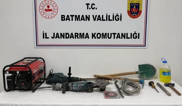 Jandarmadan kaçak kazı operasyonu! 4 şüpheli suçüstü yakalandı