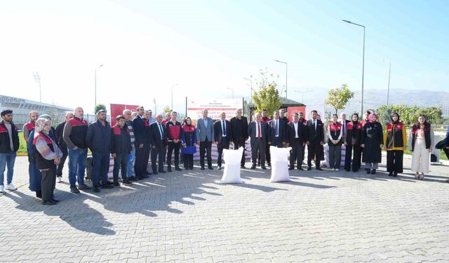 250 üreticiye 150 ton baklagil tohumu dağıtıldı