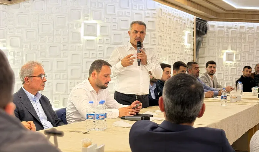 AK Parti’de mahalle başkanlarıyla toplantı