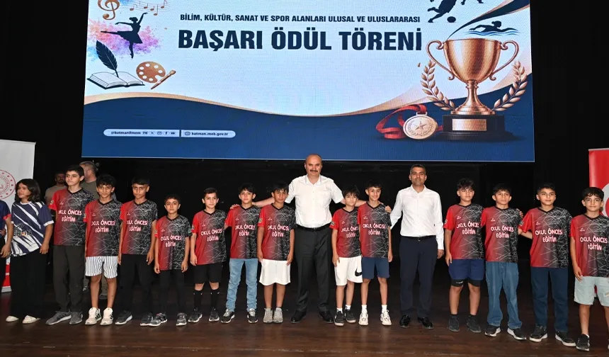 Batman’da başarılı öğrenciler ödüllendirildi