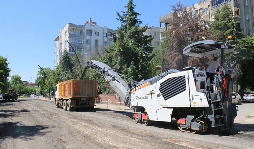 Caddelerde asfalt öncesi çalışma