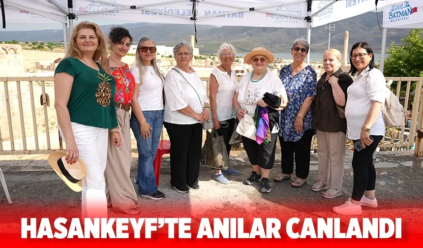 Kadın öğretmenler tarihi ilçede nostalji yaşadı