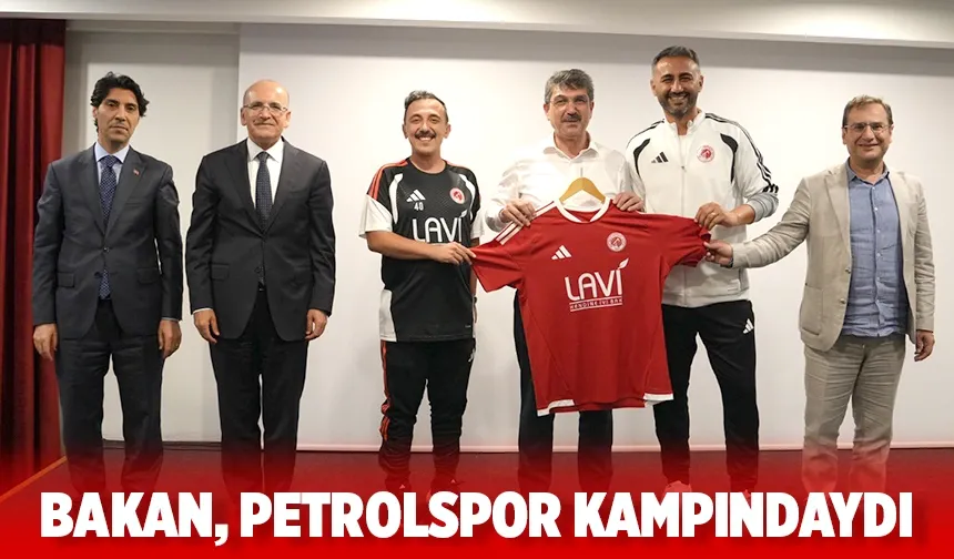Petrolspor kampını ziyaret etti, futbolculara başarı diledi