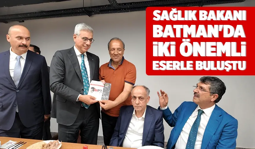 Gazeteci-yazar Arslan, iki yapıtını Bakan Memişoğlu’na armağan etti