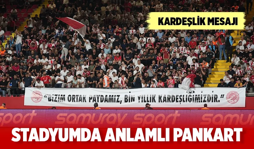 STADYUMDA ANLAMLI PANKART