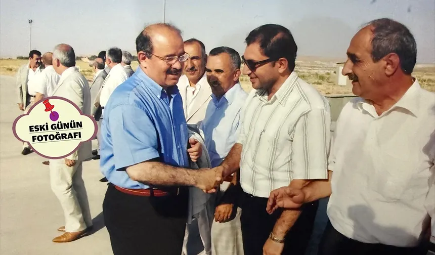 ESKİ POLİTİKACILAR HAVALİMANINDA