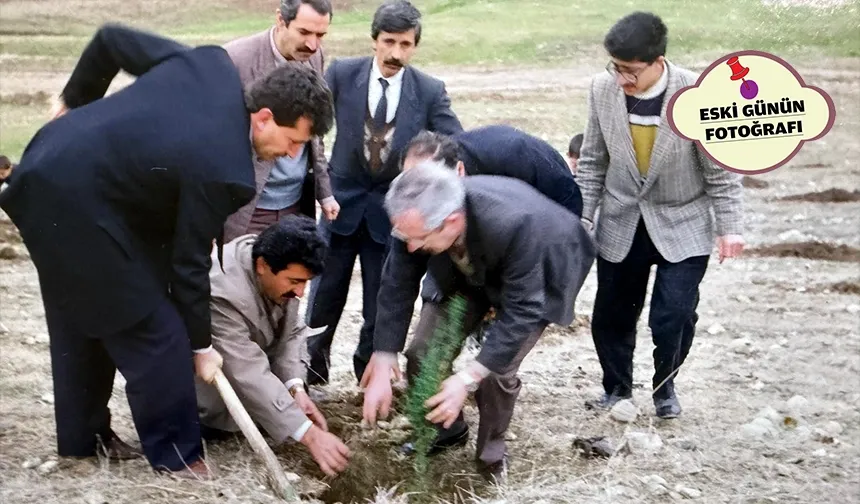 İLK VALİNİN FİDAN DİKME HATIRASI
